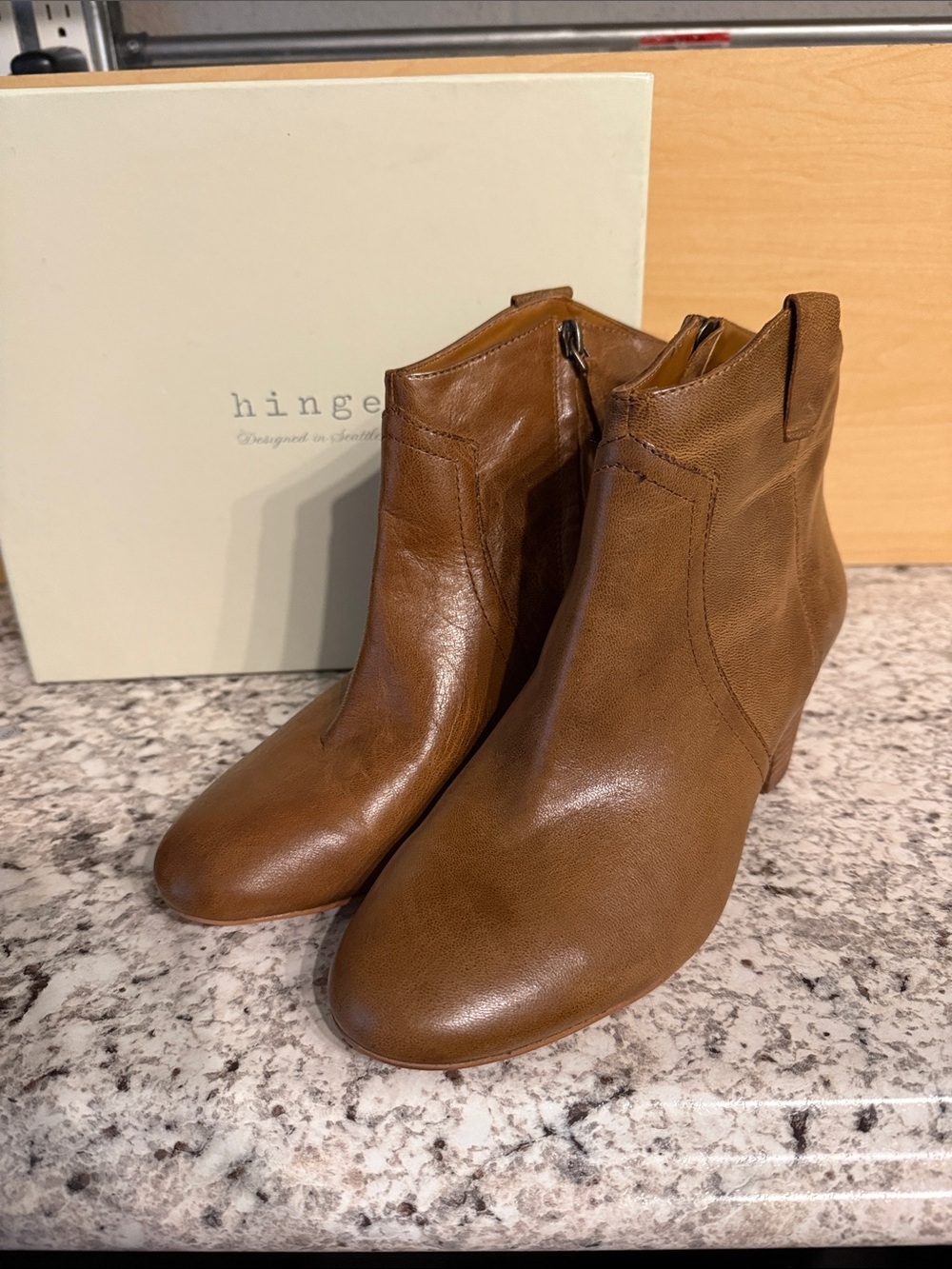New in box. Hinge Jody-Lea bootie in tobacco